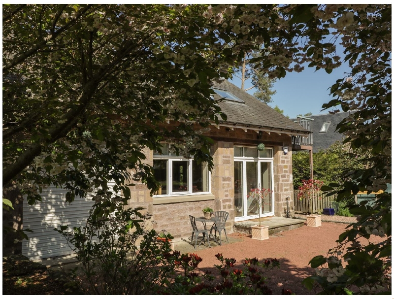 Stewarts Lodge Cottage a holiday cottage rental for 4 in Dunkeld, 