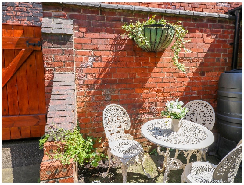 Mews Apartment a holiday cottage rental for 2 in Lincoln, 