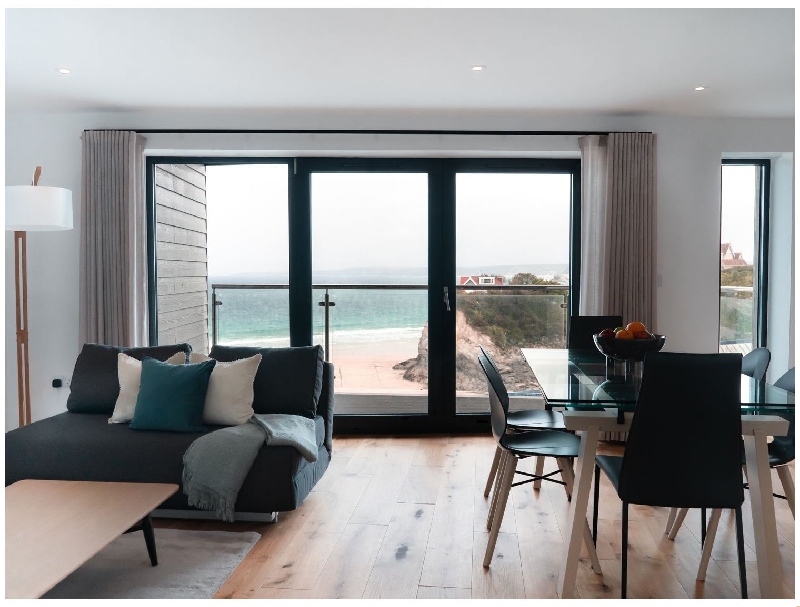 Onshore 3 a holiday cottage rental for 4 in Newquay, 