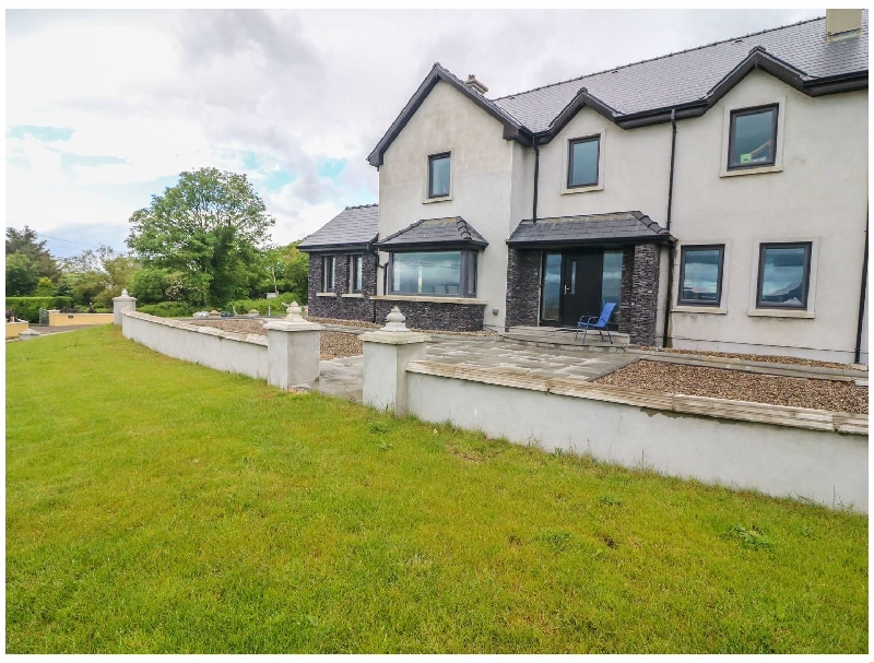 Carraig House a holiday cottage rental for 8 in Killarney, 