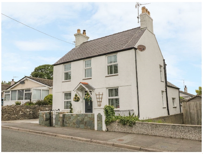 Mona House a holiday cottage rental for 5 in Bryngwran, 