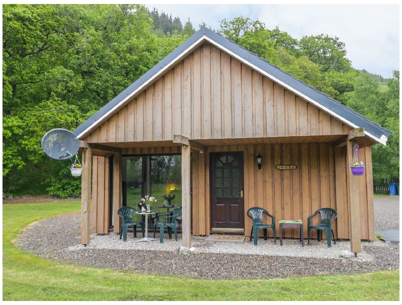 Pebbles Cottage a holiday cottage rental for 4 in Strathpeffer, 