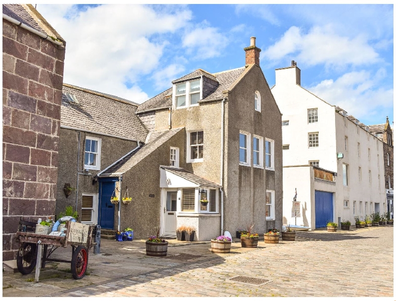 The Haven 12 Shorehead a holiday cottage rental for 2 in Stonehaven , 
