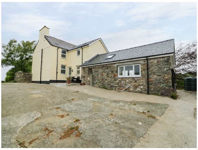 Gwlgri a holiday cottage rental for 8 in Church Bay, 