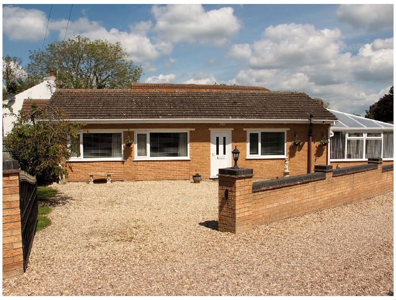 Long Acres a holiday cottage rental for 3 in Old Leake, 