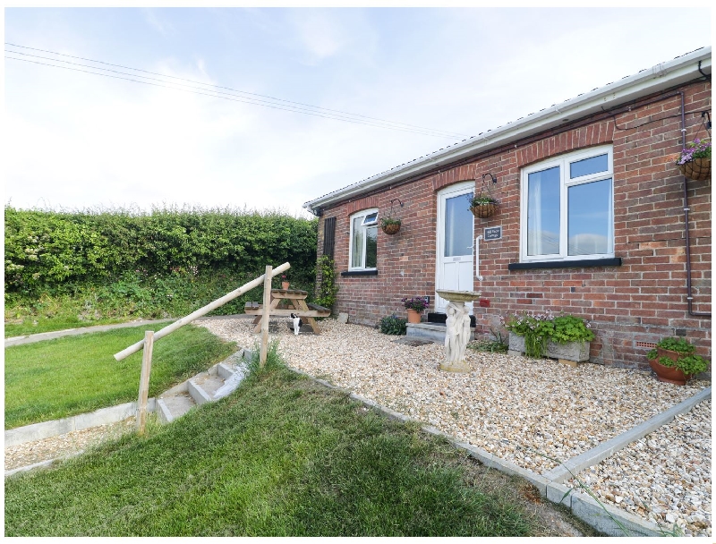 2 Hill View Bungalow a holiday cottage rental for 4 in Blandford Forum, 