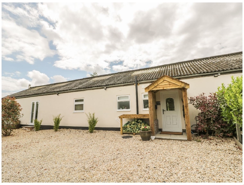 Willow Lodge a holiday cottage rental for 4 in South Cave, 