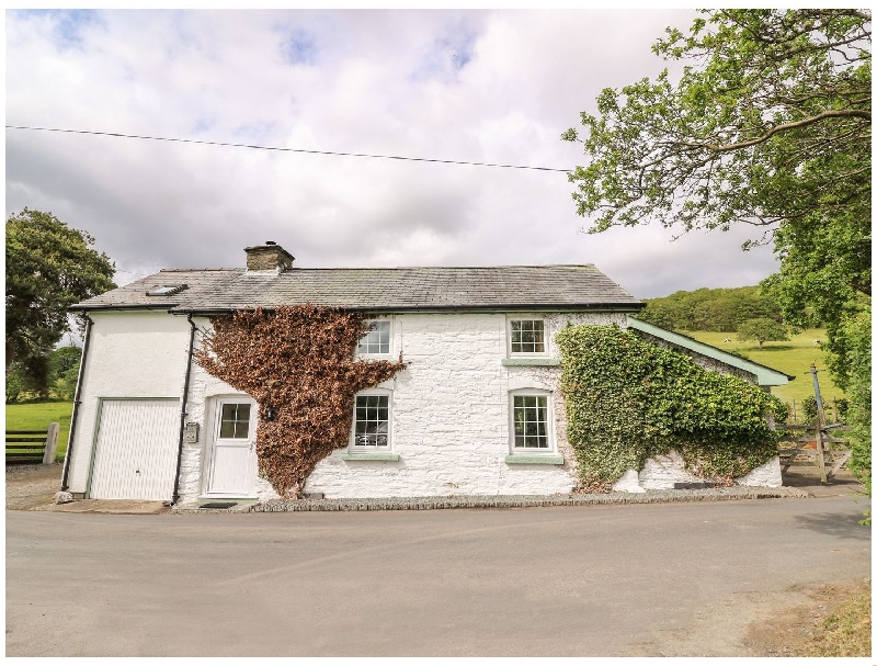 Penlone Cottage a holiday cottage rental for 4 in Rhayader, 