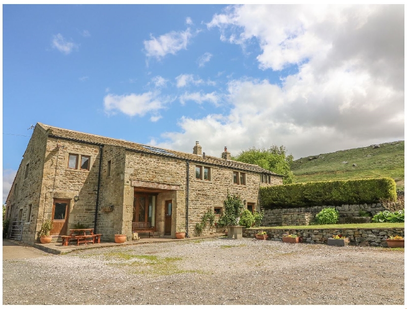 Swallow Barn a holiday cottage rental for 10 in Silsden, 