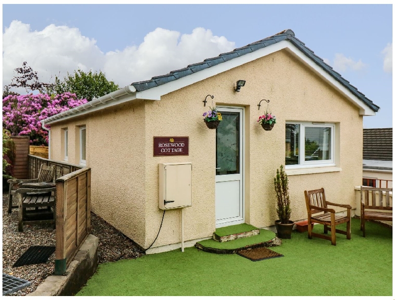 Rosewood Cottage a holiday cottage rental for 4 in Fort William, 