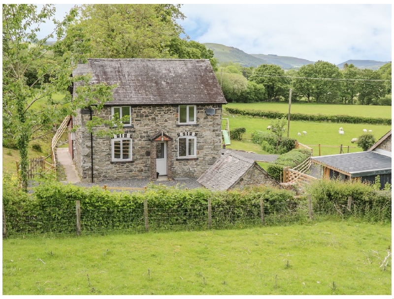 Isfryn a holiday cottage rental for 5 in Carno, 