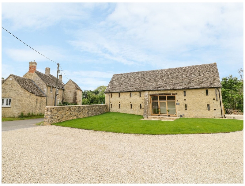 The Old Great Barn a holiday cottage rental for 8 in Carterton, 