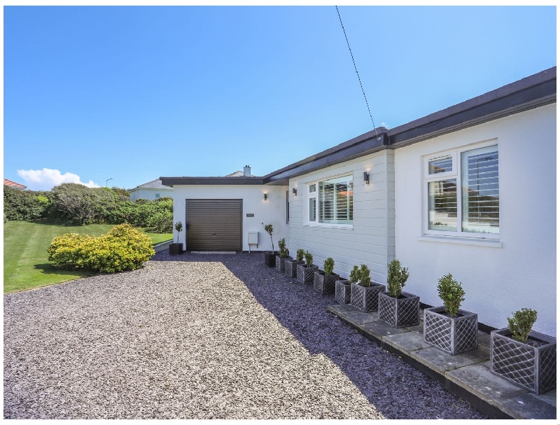 Gadlys a holiday cottage rental for 7 in Trearddur Bay, 