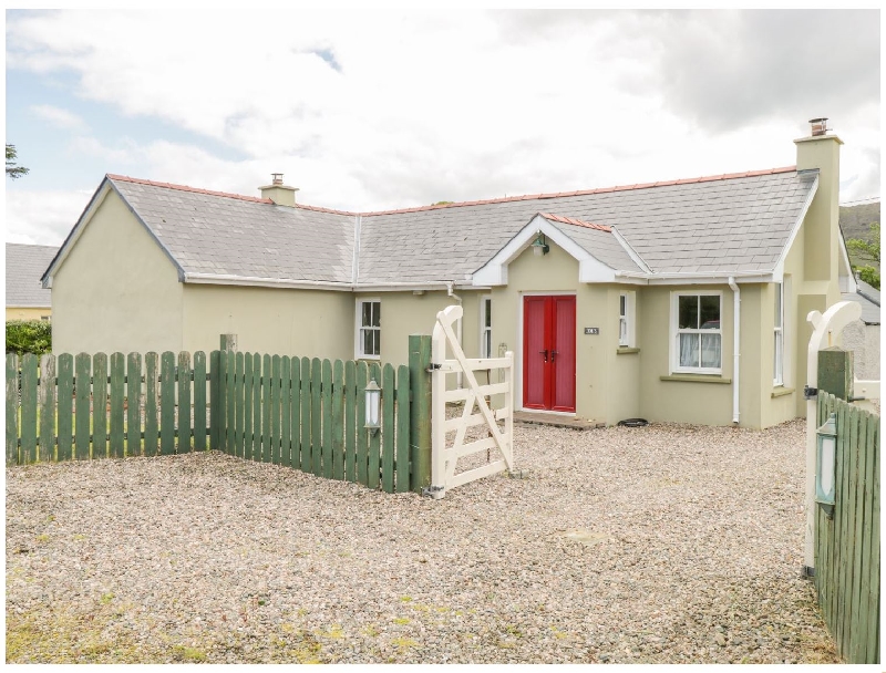 Joe's Cottage a holiday cottage rental for 4 in Ardara, 