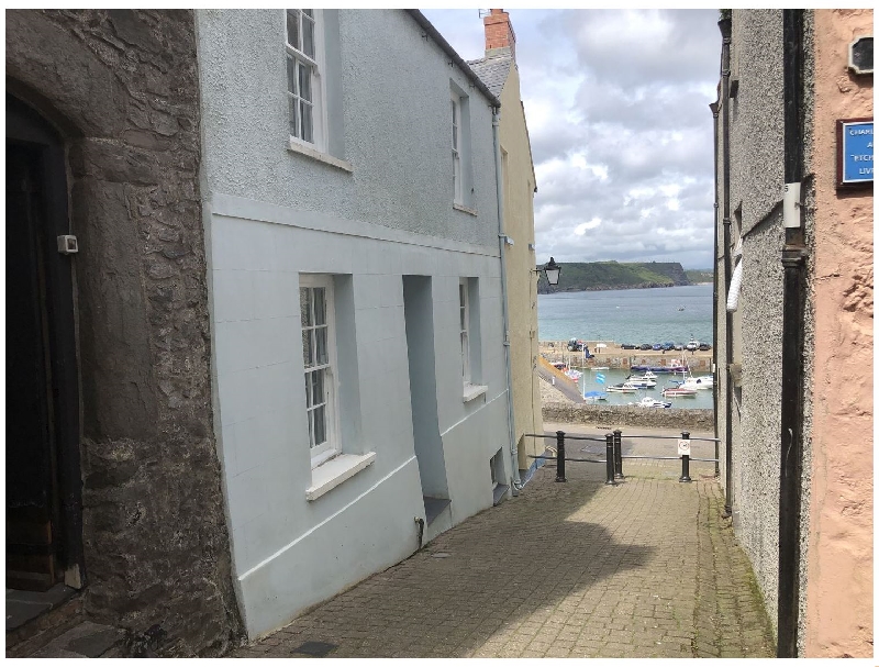 1 Quay Hill a holiday cottage rental for 8 in Tenby, 
