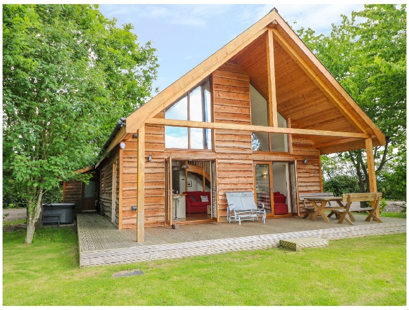 Dorado Lodge a holiday cottage rental for 6 in Thorpe-On-The-Hill, 