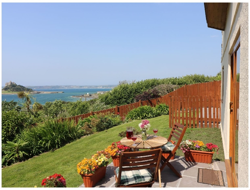 Castle View Apartment a holiday cottage rental for 2 in Marazion, 