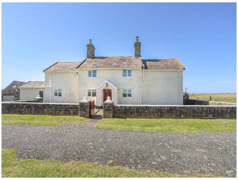 Warren Farmhouse a holiday cottage rental for 8 in Dinas Dinlle, 