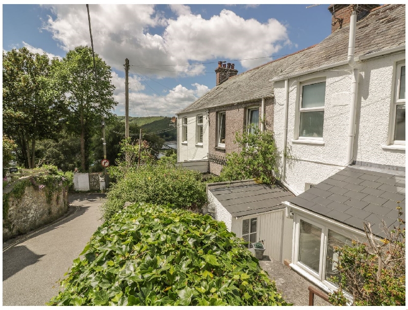 Lowena Cottage a holiday cottage rental for 4 in Looe, 