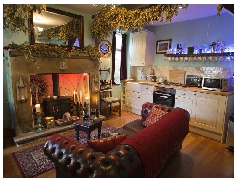 The Little Absinthe Cottage a holiday cottage rental for 3 in Haworth, 
