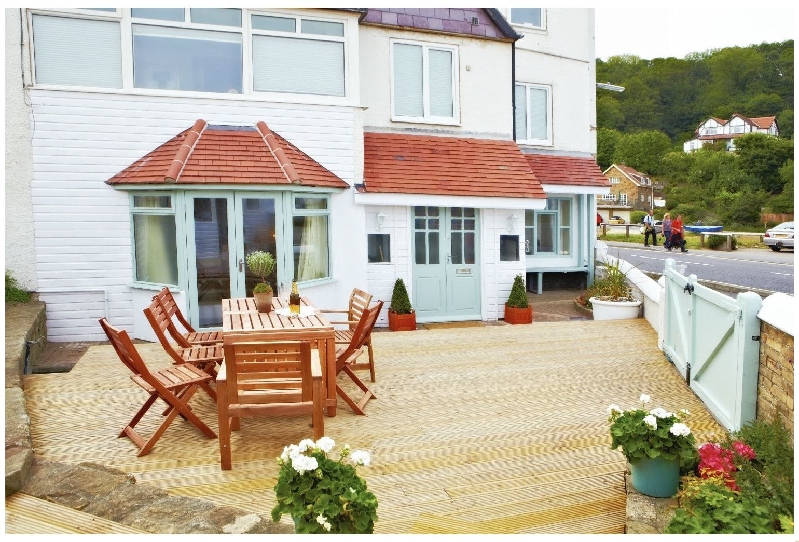 East Row Lodge a holiday cottage rental for 6 in Whitby, 