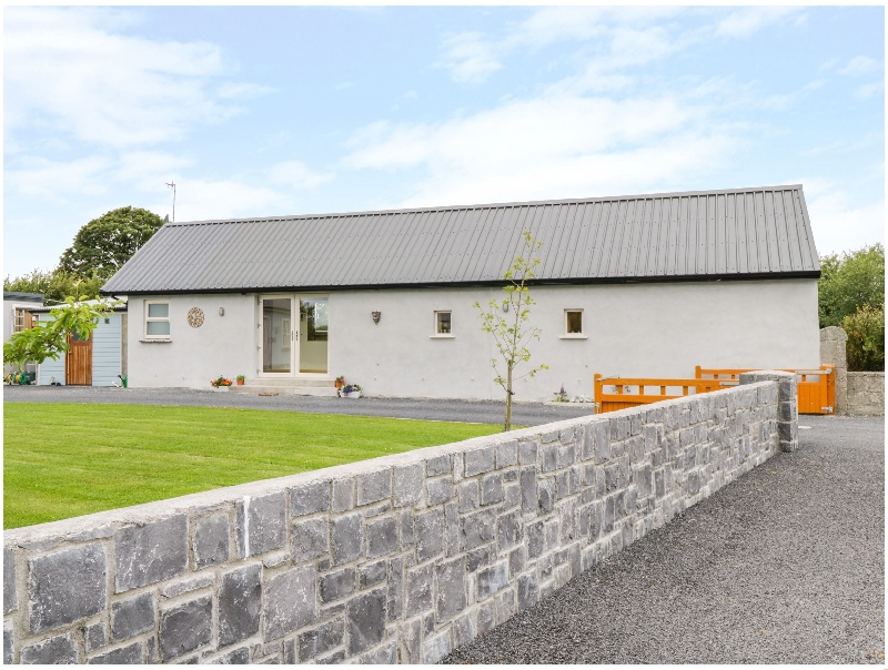 Tom &amp; Mary's Place a holiday cottage rental for 2 in Ballygar, 