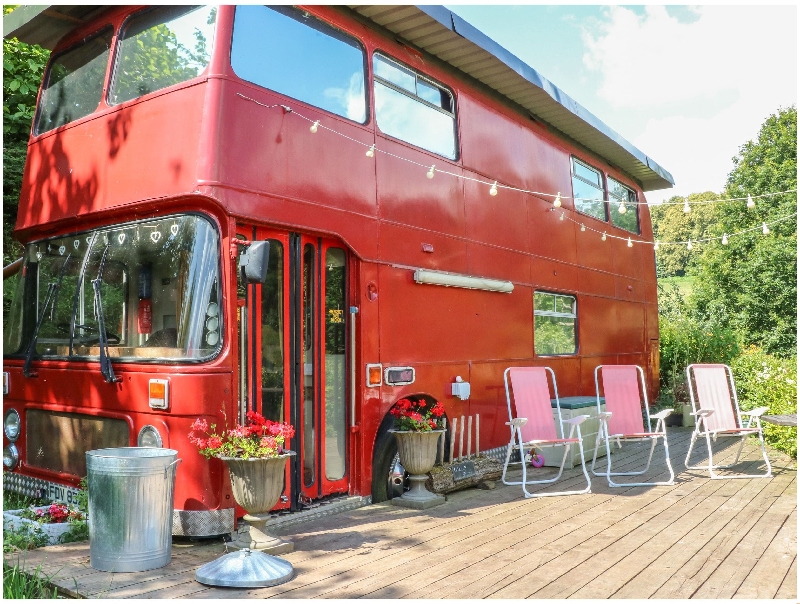 The Red Bus! a holiday cottage rental for 6 in Newnham-On-Severn, 