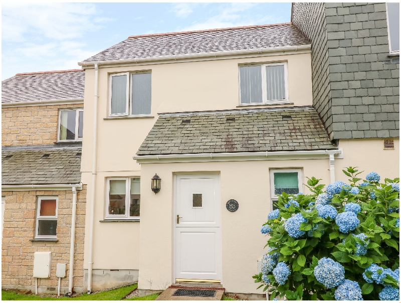 Hawthorn Cottage a holiday cottage rental for 4 in Falmouth, 