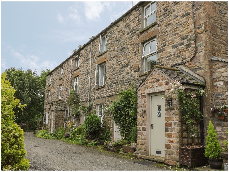 2 Farfield Row a holiday cottage rental for 4 in Sedbergh, 