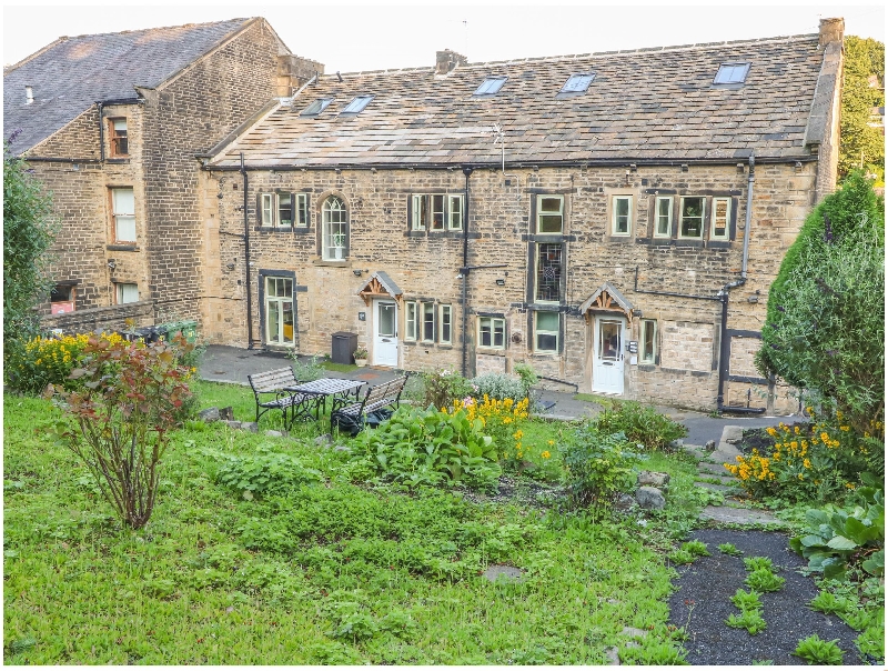 Park View Cottage a holiday cottage rental for 6 in Holmfirth, 