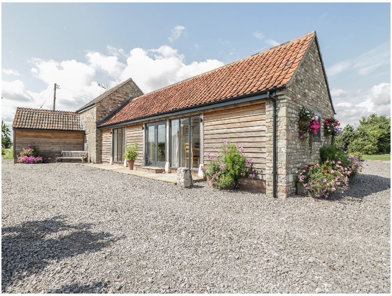 Golden Valley Barn a holiday cottage rental for 4 in Oldbury-On-Severn, 