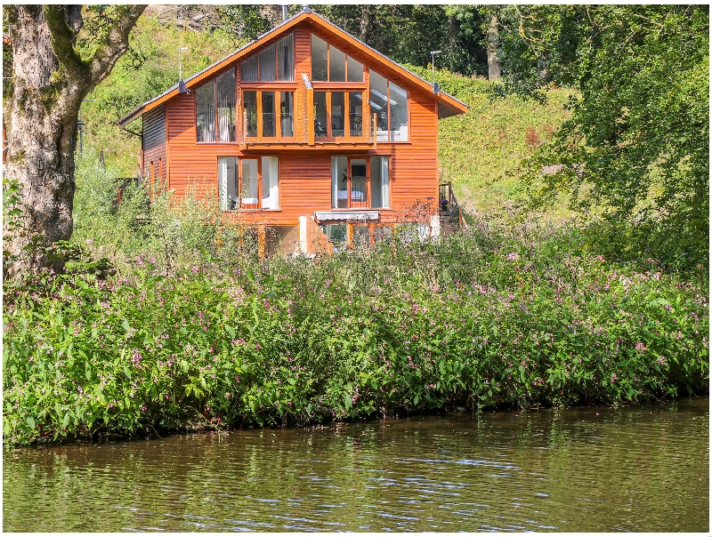 14 Waterside Lodges a holiday cottage rental for 6 in Brighouse, 
