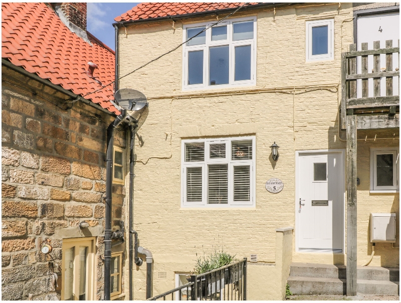 Ivy Yard Cottage a holiday cottage rental for 4 in Whitby, 