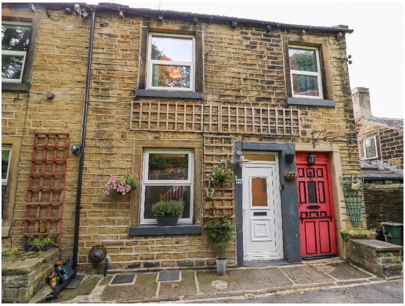 Hillside Hideaway a holiday cottage rental for 2 in Holmfirth, 