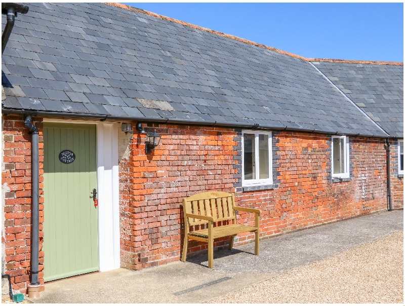 Blyton Cottage a holiday cottage rental for 6 in Hazelbury Bryan, 