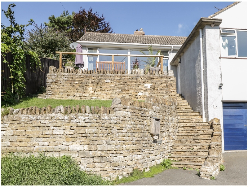 Selsley View a holiday cottage rental for 4 in Stroud, 