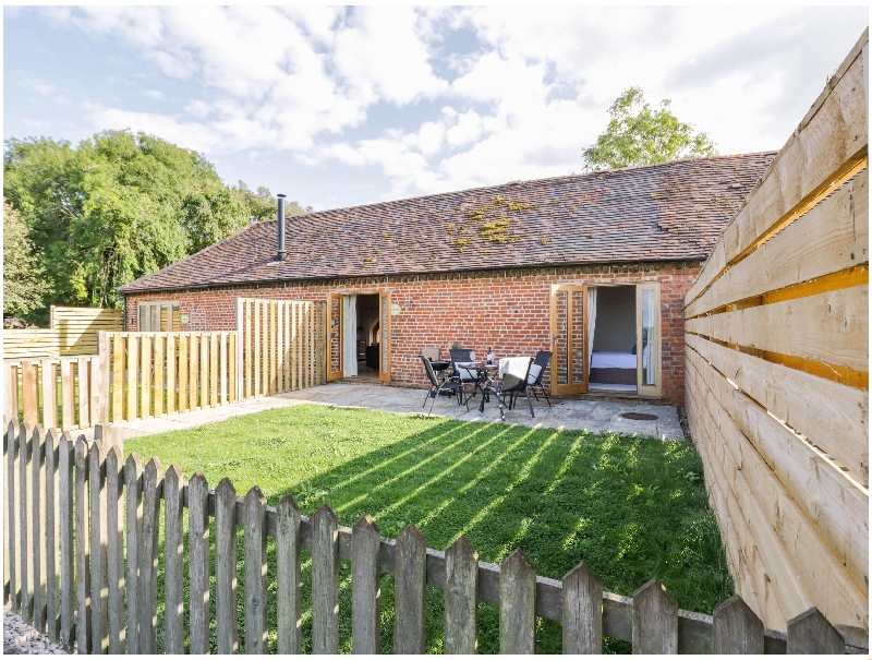 Pear Tree Cottage a holiday cottage rental for 4 in Harvington, 