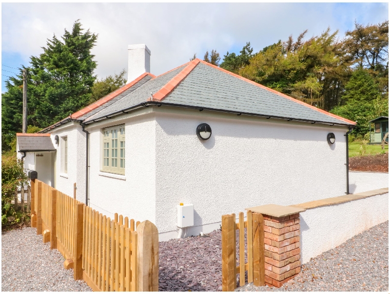 Yearnor Moor Lodge a holiday cottage rental for 4 in Porlock , 