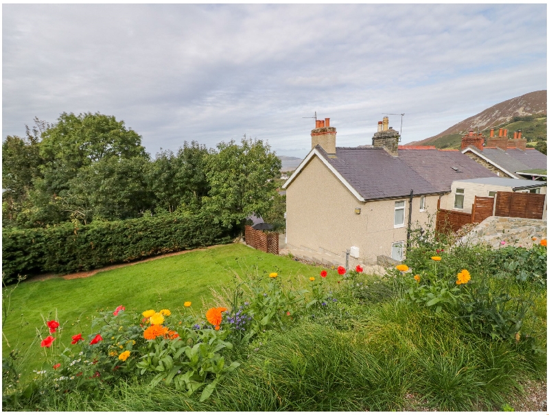 11 Tan Y Coed a holiday cottage rental for 4 in Penmaenmawr , 