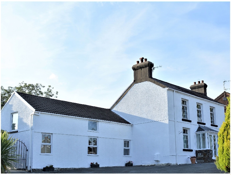 Ty Cwrdd a holiday cottage rental for 8 in Llanelli, 