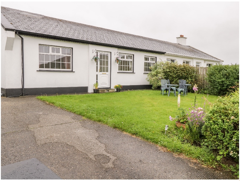 Benview House a holiday cottage rental for 6 in Roundstone, 