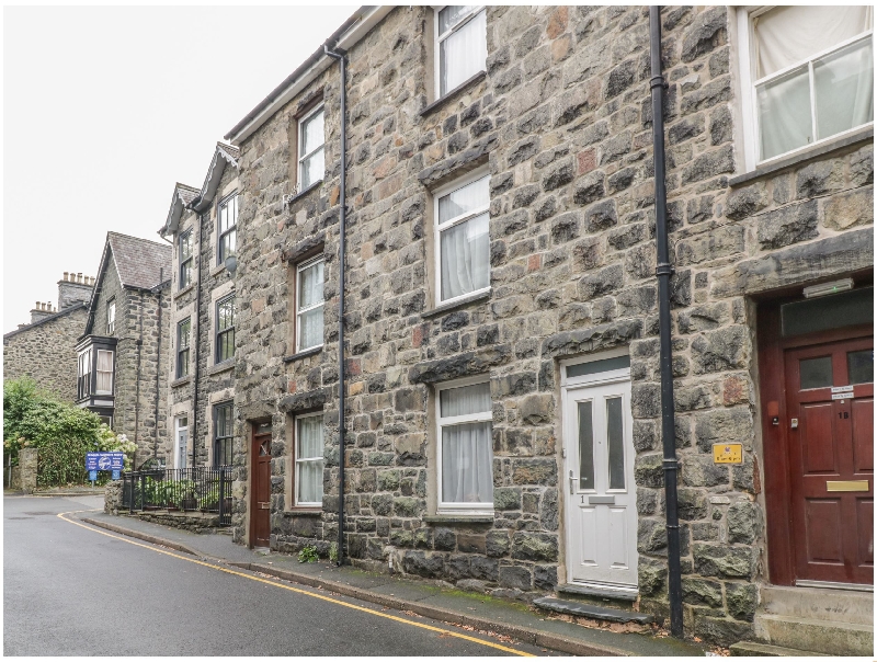 1 Springfield Street a holiday cottage rental for 6 in Dolgellau, 