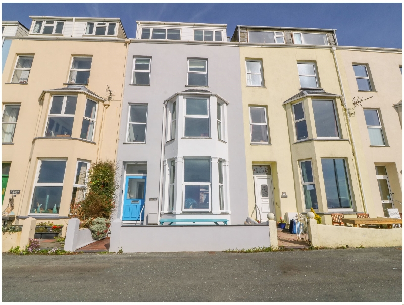 11 Marine Terrace a holiday cottage rental for 15 in Criccieth, 