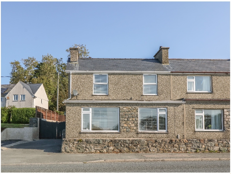 2 Bron Dwyfor a holiday cottage rental for 5 in Criccieth, 