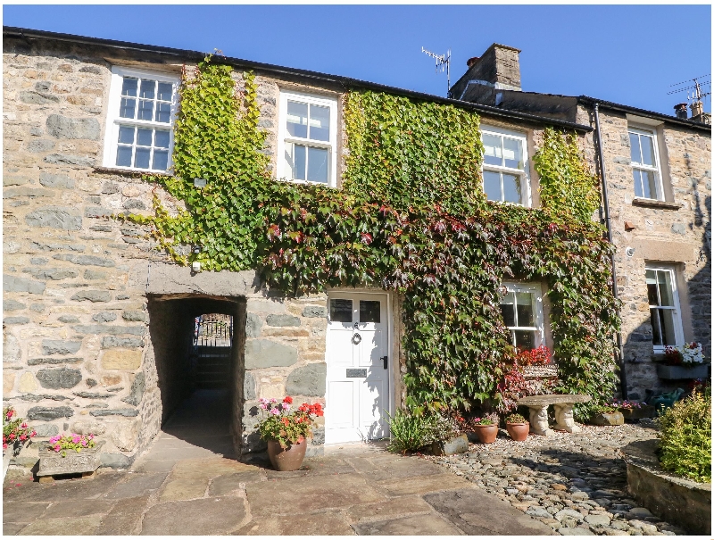 6 Kings Court a holiday cottage rental for 2 in Sedbergh, 