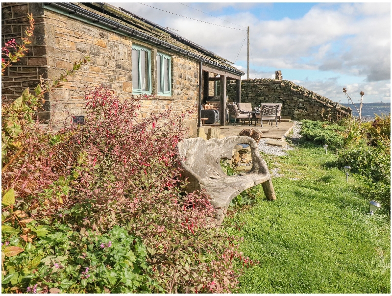 Greystones at Newgate a holiday cottage rental for 4 in Slaithwaite, 