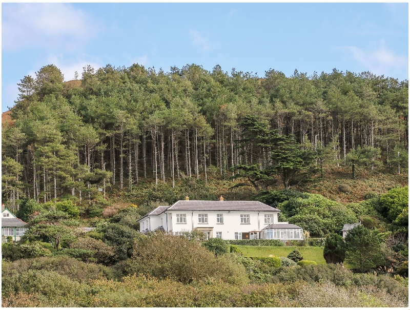 Brynmorwydd a holiday cottage rental for 14 in Aberdovey, 