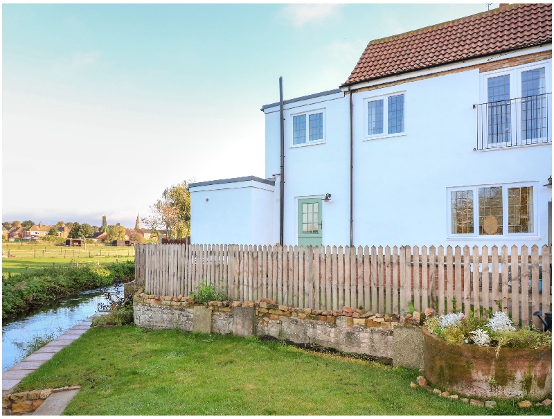Mill Cottage a holiday cottage rental for 4 in Edwinstowe, 