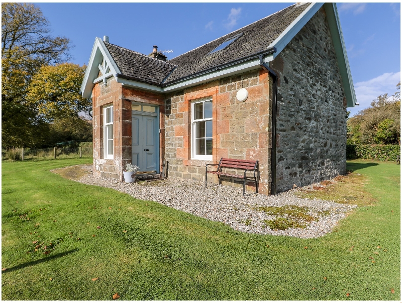 Colmac Cottage a holiday cottage rental for 6 in Port Bannatyne, 
