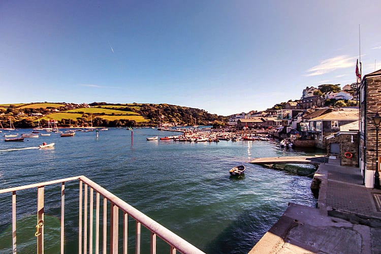 Quayside Cottage a holiday cottage rental for 8 in Salcombe, 